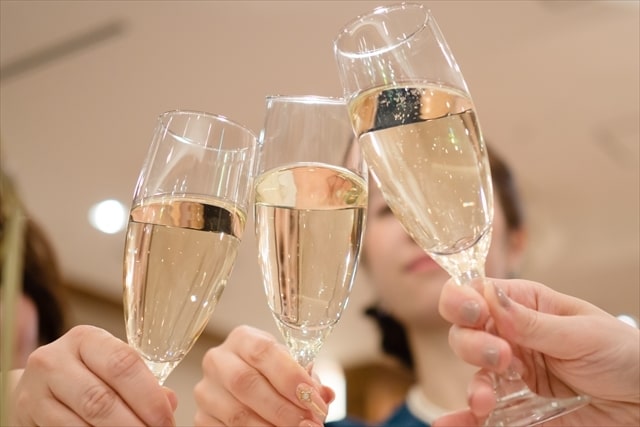 シャンパンで乾杯